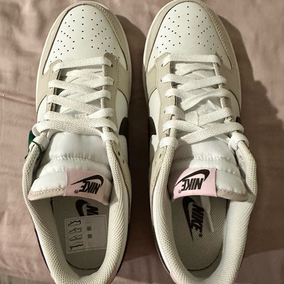 *Never Worn* Women’s Nike Dunk Low Neapolitan  StockX verified. - Picture 3 of 8